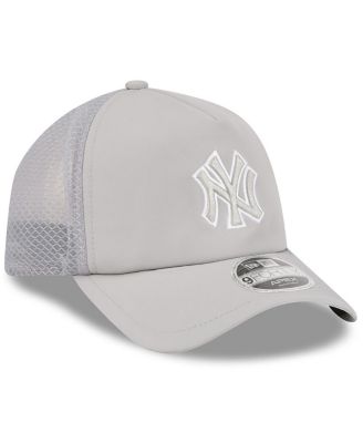 Men's Gray New York Yankees 2026 Batting Practice Apex 9FORTY Adjustable Trucker Hat