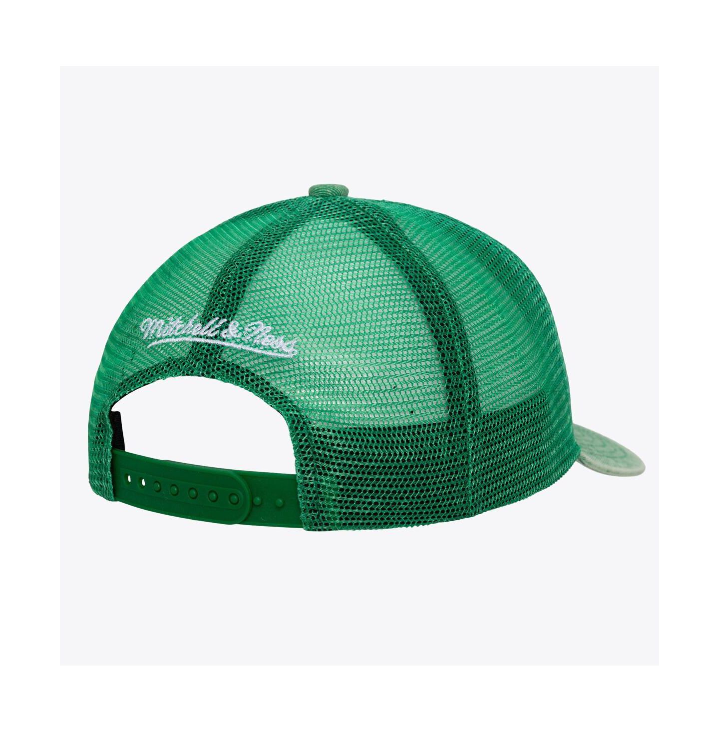 Мужская кепка Mitchell & Ness Kelly Green Boston Celtics Gameday Snow Wash Adjustable Trucker Hat — фото 3