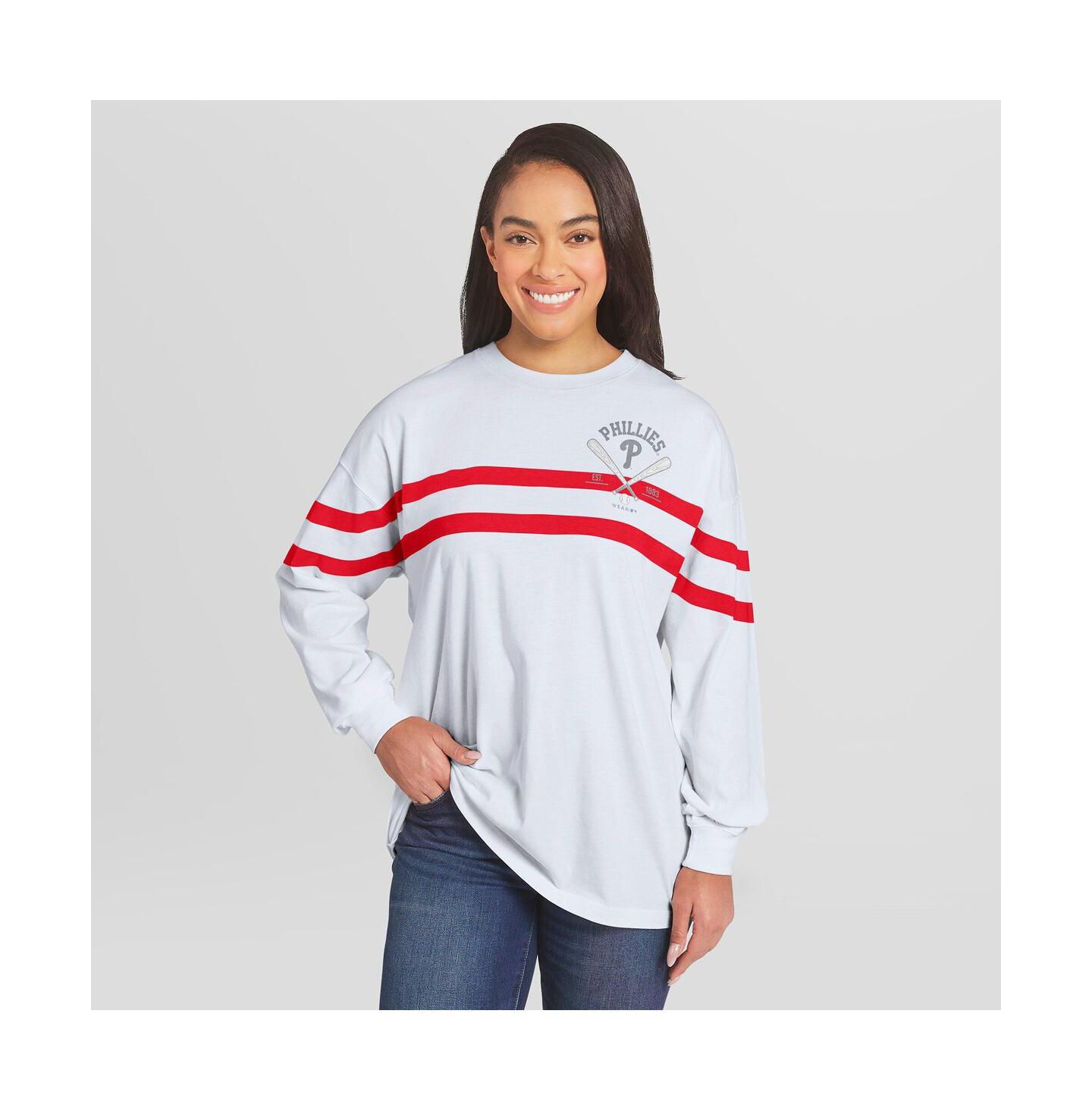 Женская футболка WEAR by Erin Andrews White Philadelphia Phillies Oversized Long Sleeve Striped — фото 1