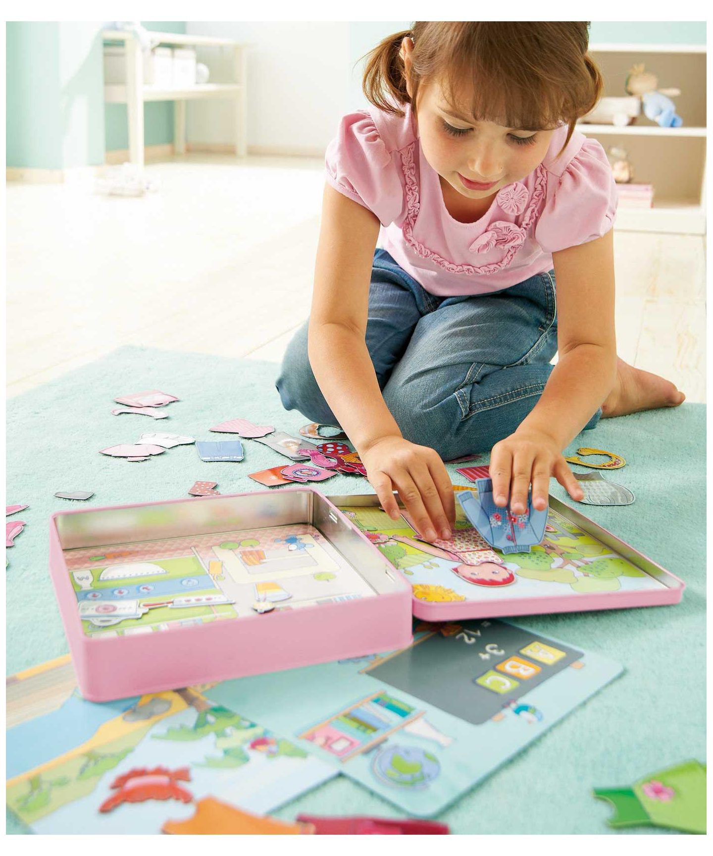 Детские игрушки Haba Lilli Magnetic Travel Dress-Up Activity, 54-Piece Set, Ages 3+ — фото 2