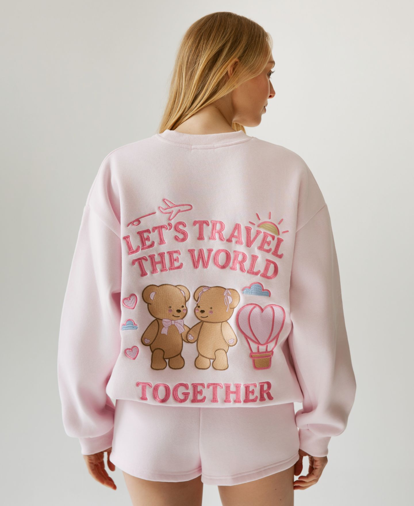 Женский свитшот The Happy Camp3r Juniors' Travel Together Embroidered Crewneck, цвет: Розовый — фото 2