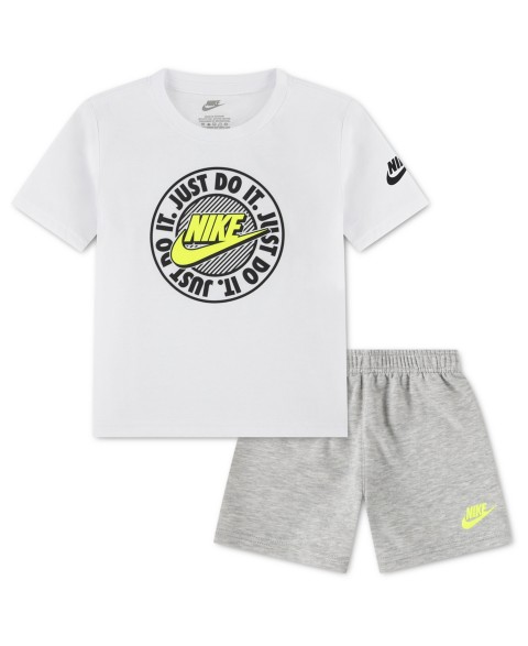 Детский комплект Nike: футболка с коротким рукавом и шорты из футера