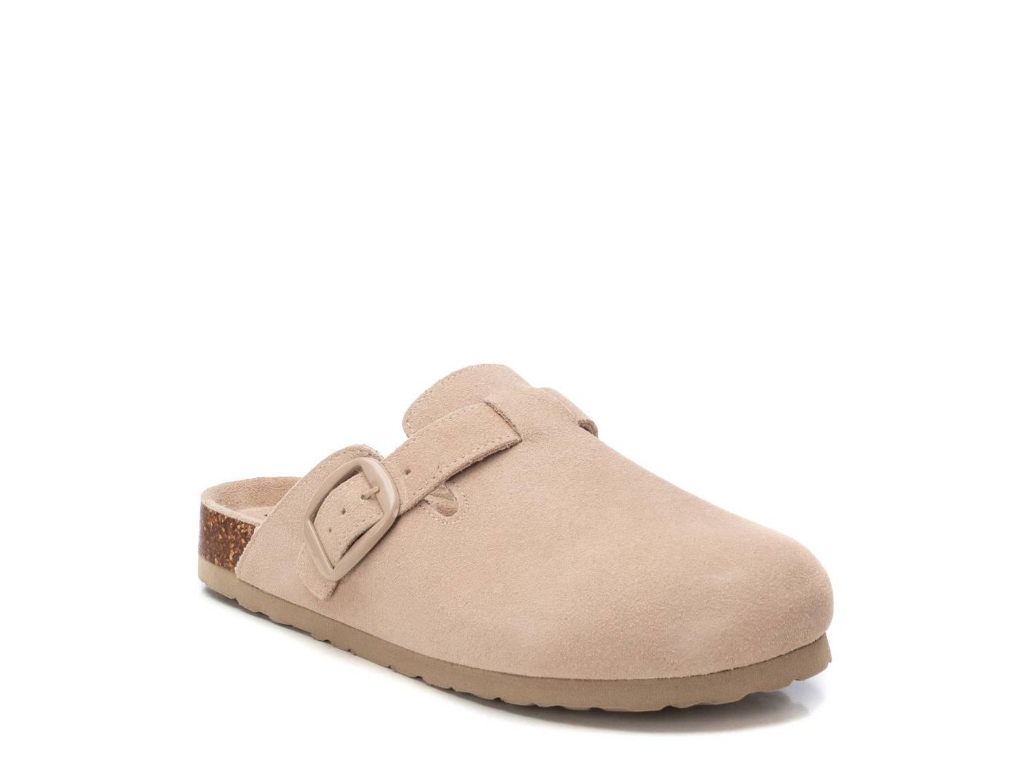 Женские сабо XTI Refresh Collection Suede Clog Mule Flats, цвет: Бежевый — фото 1