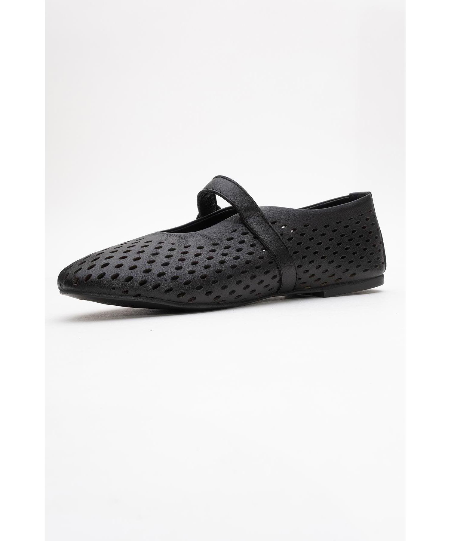 Forever and Always Shoes Women's Arian Leather Ballet Flat