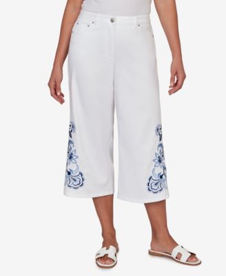 Petite Embroidered-Hem Denim Capri Pants