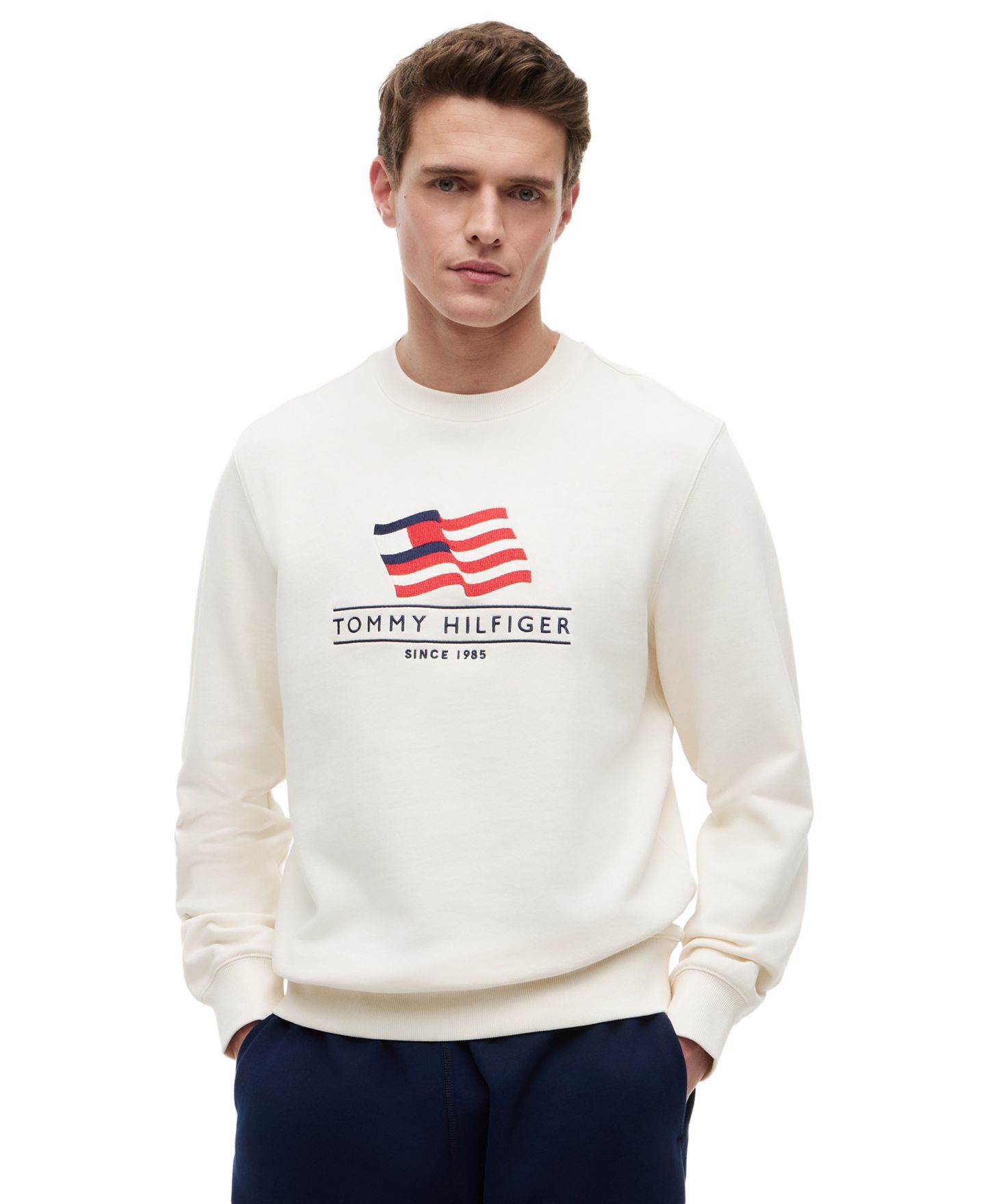 Мужское худи Tommy Hilfiger Red, White, and Blue Americana Main Flag Terry Crewneck, цвет: Слоновая кость — фото 1