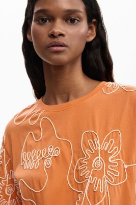 Women's Embroidered Flowers T-shirt