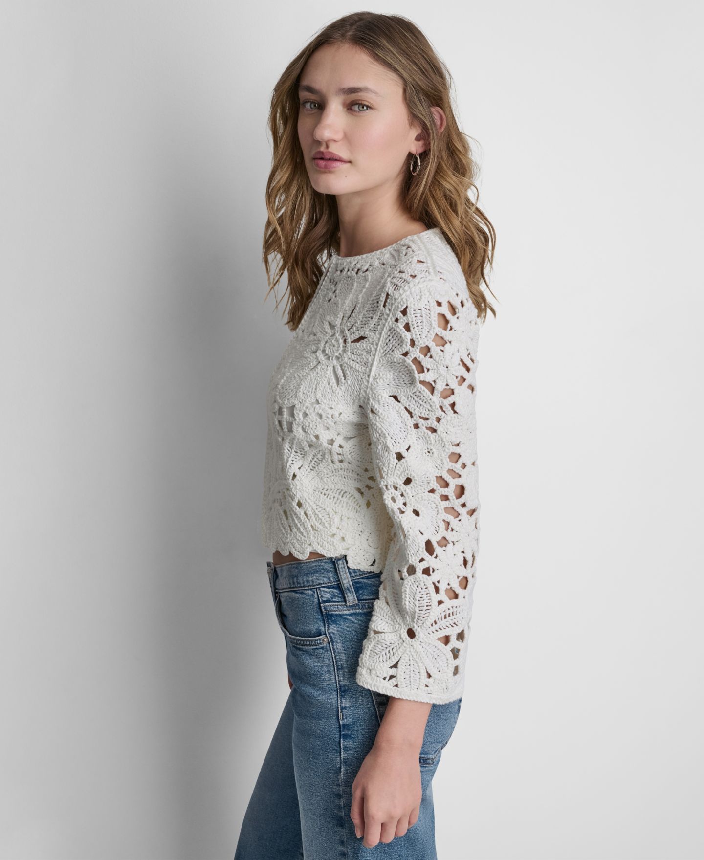 Женский кардиган DKNY Jeans Long-Sleeve Floral Crochet Crewneck With Scallop Hem, цвет: Сливочный — фото 4