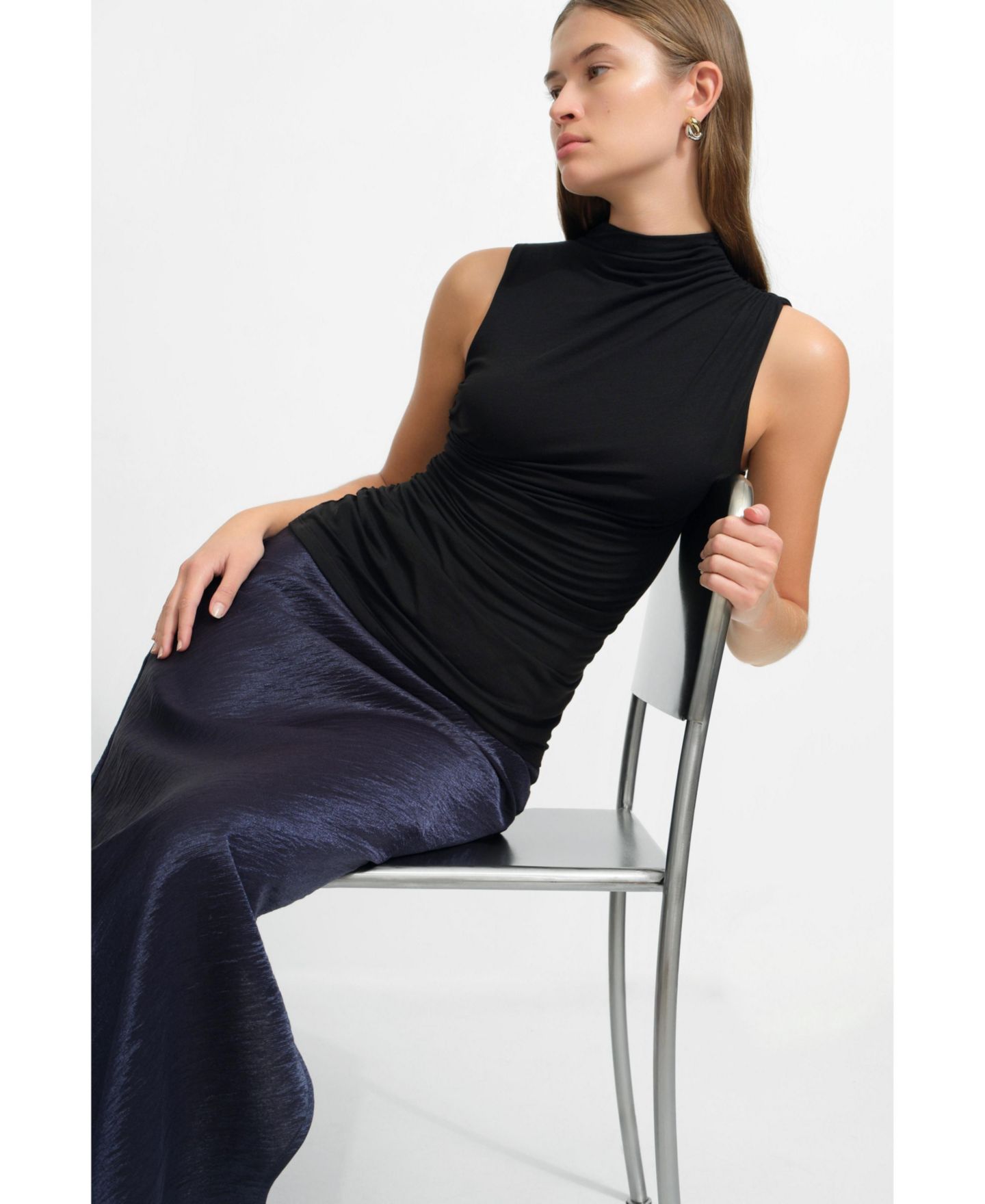 Женский топ Marcella Amila Draped Funnel-Neck Side-Ruched Jersey, цвет: Чёрный — фото 6