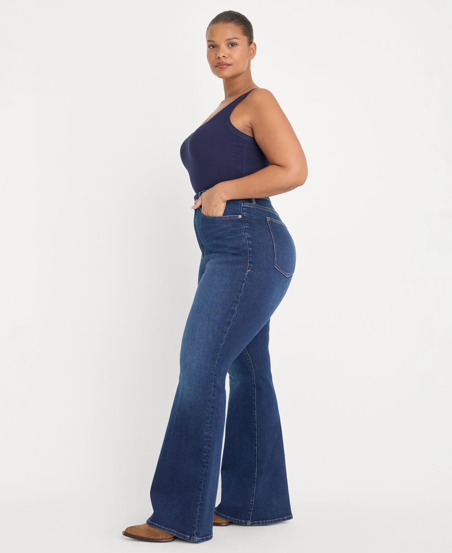 Женские джинсы Good American Compression Good Legs Flare, цвет: Синий — фото 7