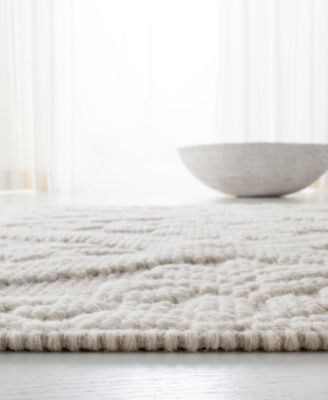 Wyatt LRL6101A Ivory 5' X 8' Area Rug