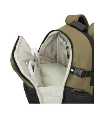 17" Pro Backpack