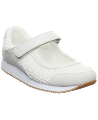 Women's Rowan Closed Toe Sneakers