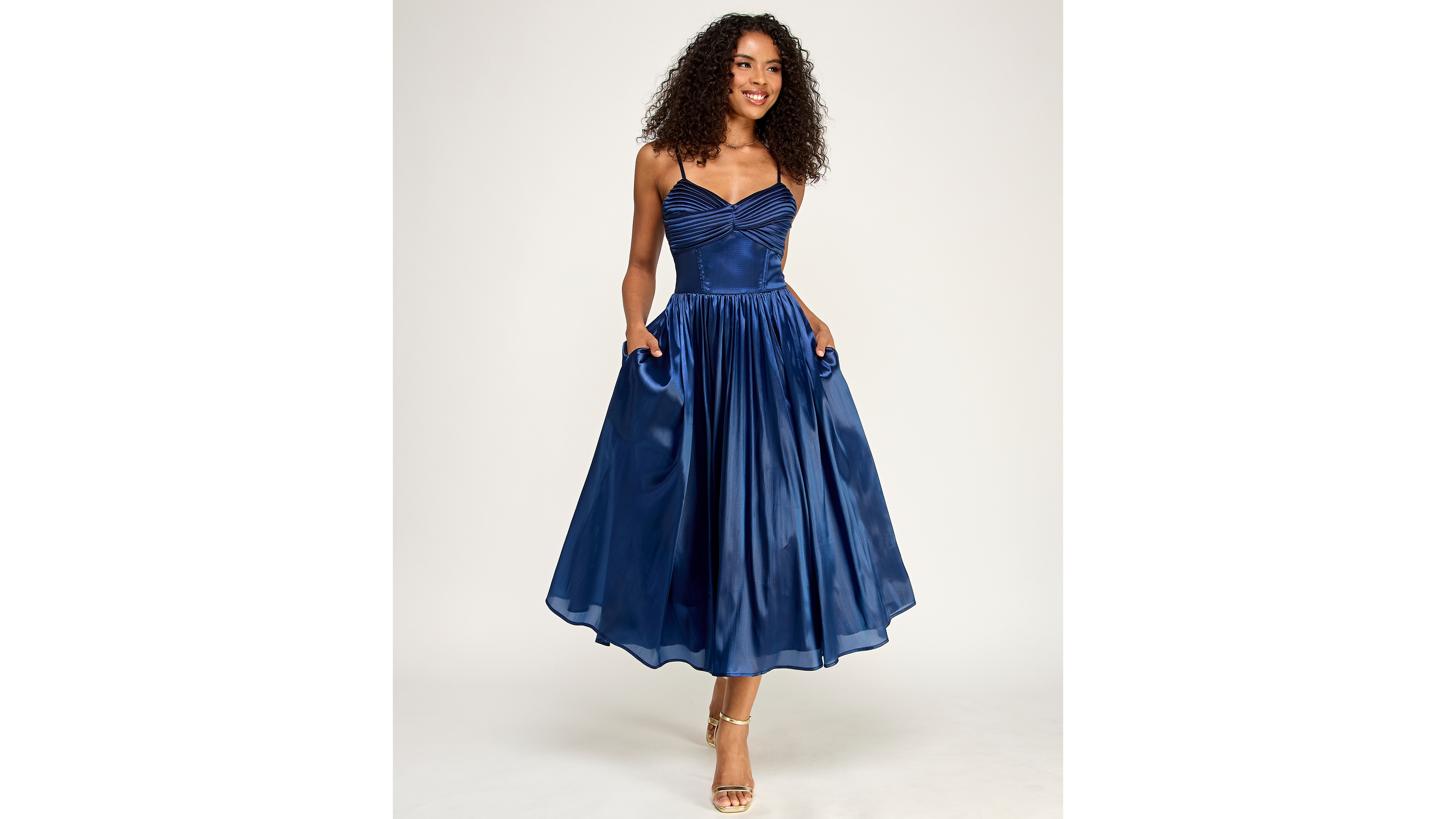 Emerald Sundae Juniors' Sweetheart Neck Flared Midi Dress