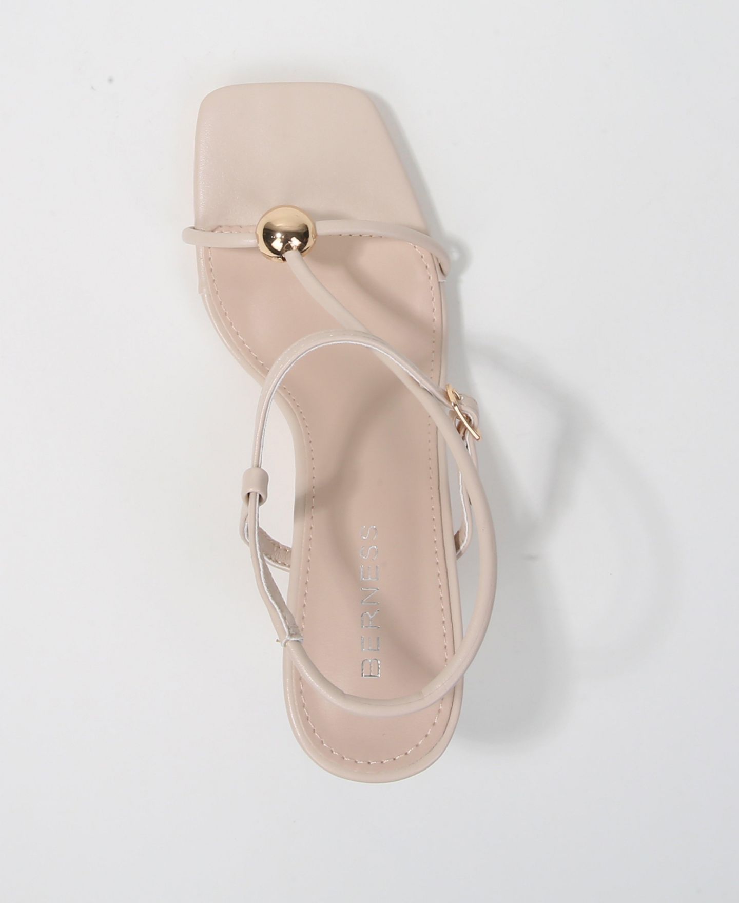 Женские сандалии BERNESS Hisako Dress Heeled Thong Sandal, цвет: Бежевый — фото 4