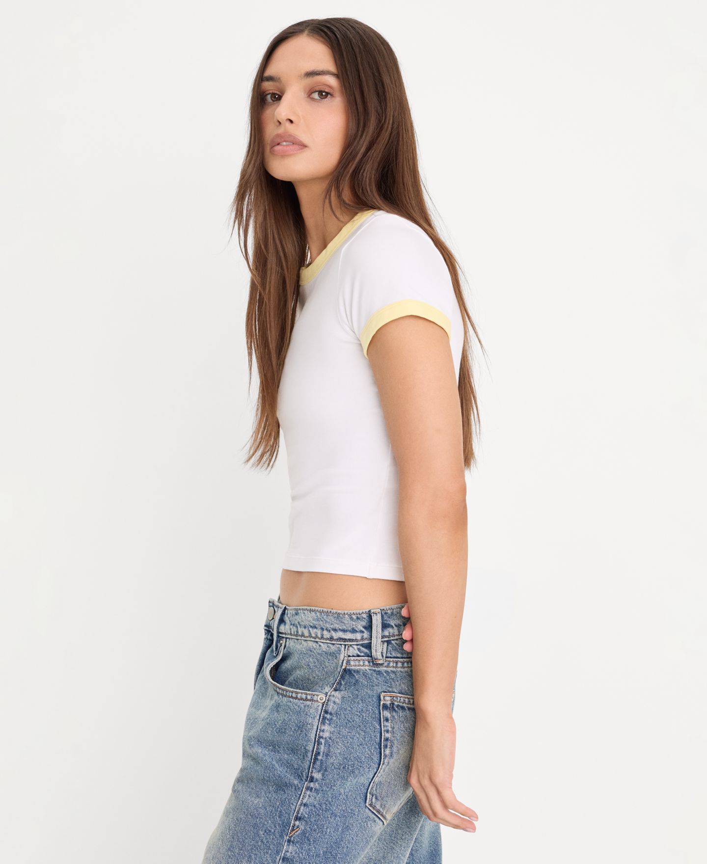 Женская футболка Good American Super Stretch Baby Ringer Crewneck, цвет: Белый — фото 3