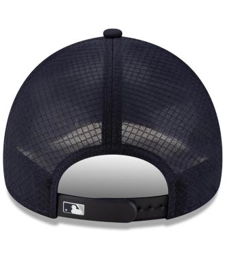 Men's Navy New York Yankees 2026 Batting Practice Apex 9FORTY Adjustable Trucker Hat