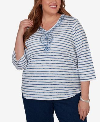 Plus Size Classic Medallion Embroidered Stripe V-Neck Top