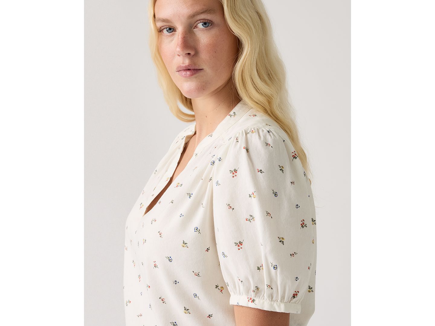 Женская блузка Levi's Amelie Cotton Poplin Blouse, цвет: Maja Ditsy Egret Da08n1 — фото 3