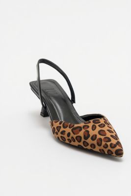Women's Over Pointed Toe Pump