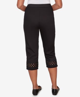Petite Detail Driven Geometric Cut-Out Flat Front Capri Pants