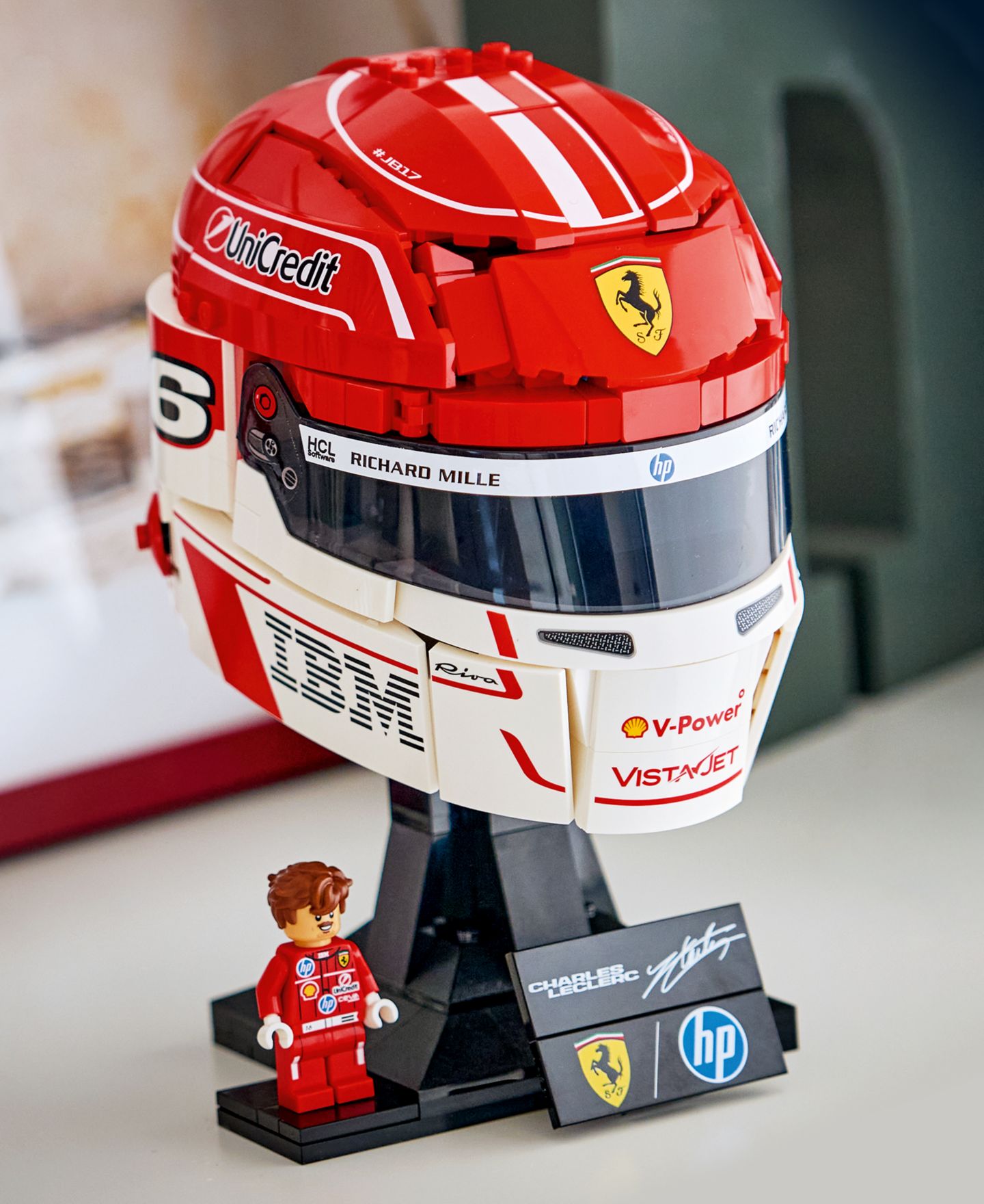 Детские конструкторы LEGO® Editions Scuderia Ferrari HP Charles Leclerc Helmet 43014, 886 Pieces — фото 5