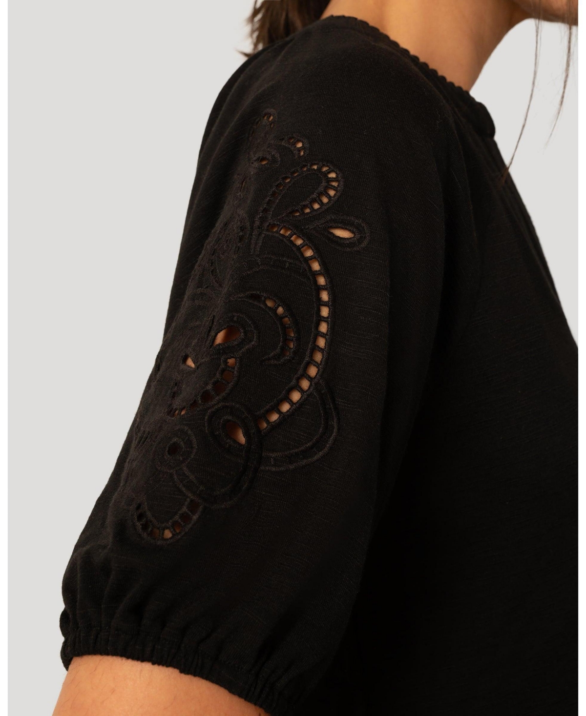 Cable & Gauge Women's Slub Knit Split Neck Raglan Top