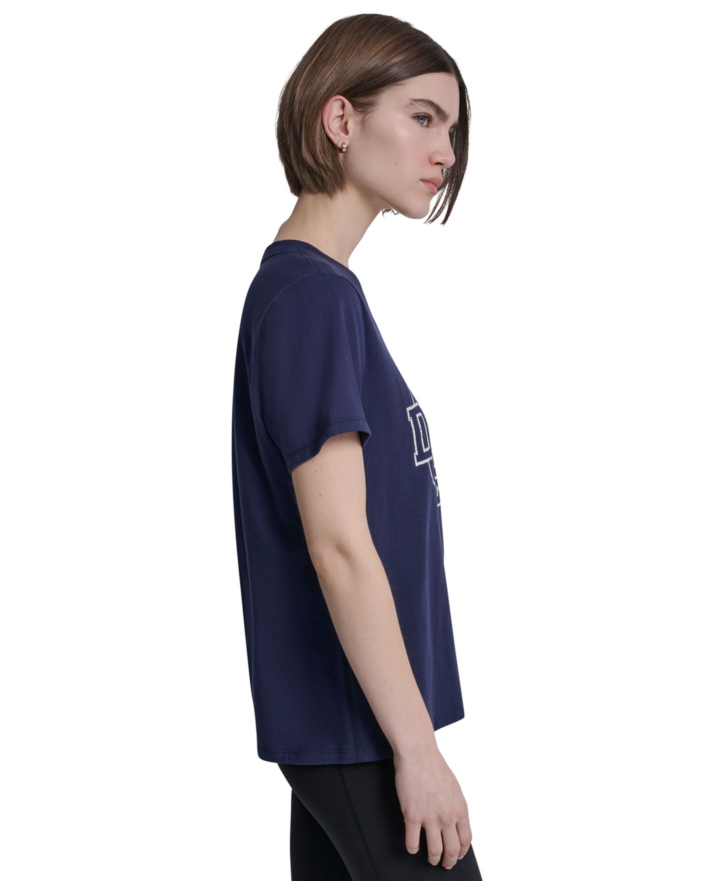 Женская футболка DKNY Sport Collegiate Medallion Logo, цвет: Peacoat — фото 3