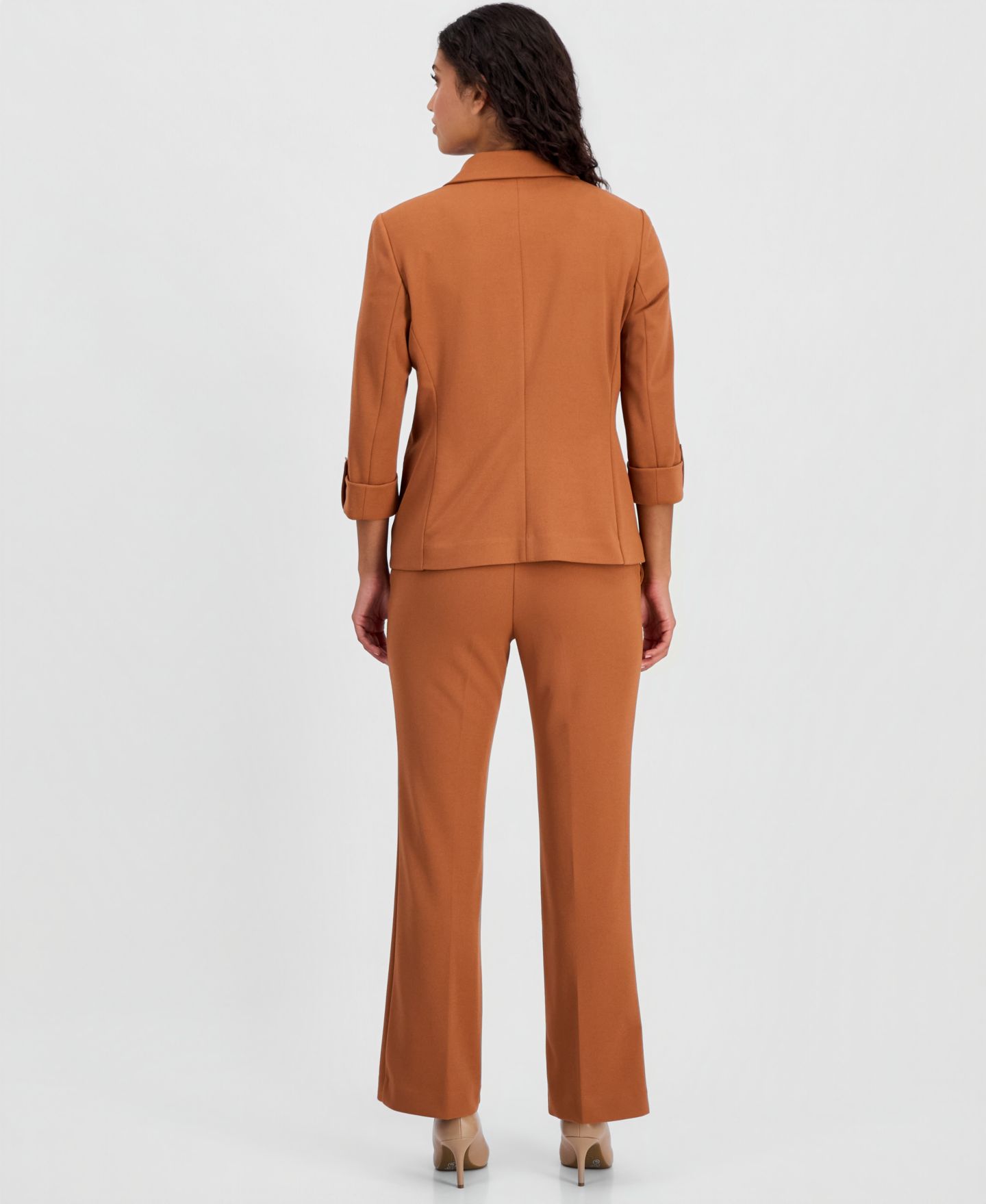Женские комплекты Anne Klein Essentials Petite Knit Roll-Tab Blazer, Elbow-Sleeve Split-Neck Top & Petite Pull-On Knit Trousers, цвет: Чёрный — фото 2