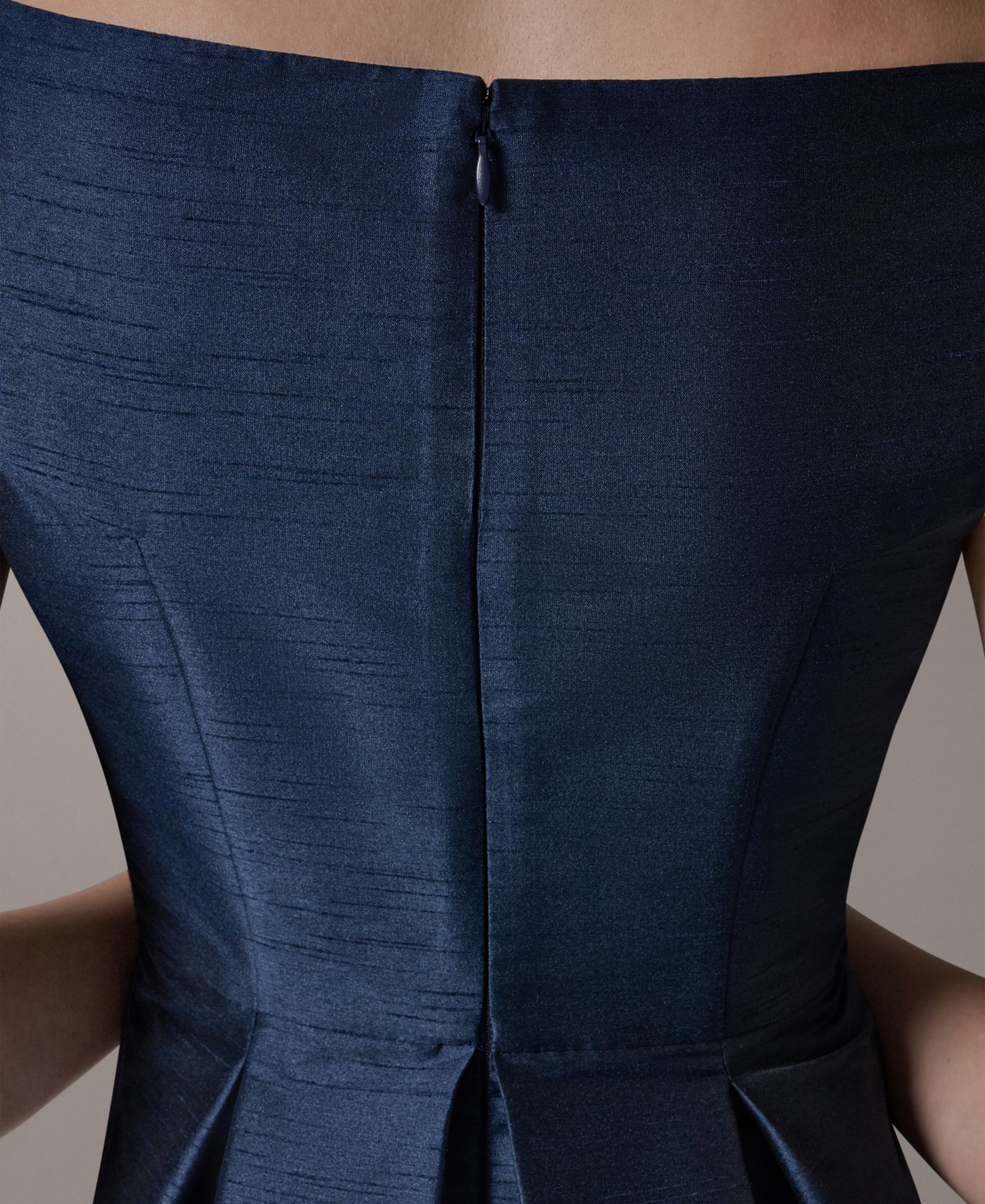 Женское платье Donna Karan New York Off-Shoulder Scoop Neck Jacquard Fit & Flare Midi, цвет: Nightfall — фото 7