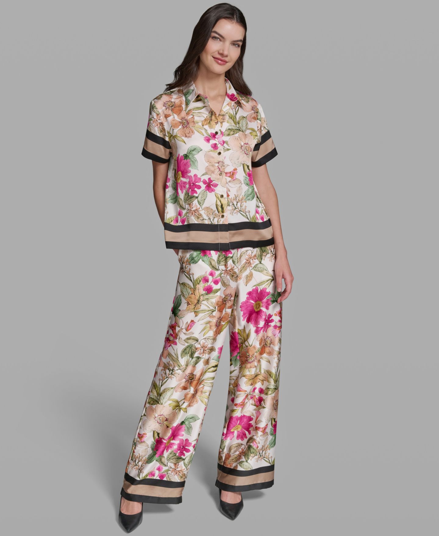Женская рубашка KARL LAGERFELD PARIS Short-Sleeve Printed Camp, цвет: Бисквитный / Пудровый комбинированный — фото 2