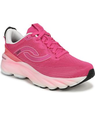 Women's Distance LX Round Toe Sneakers