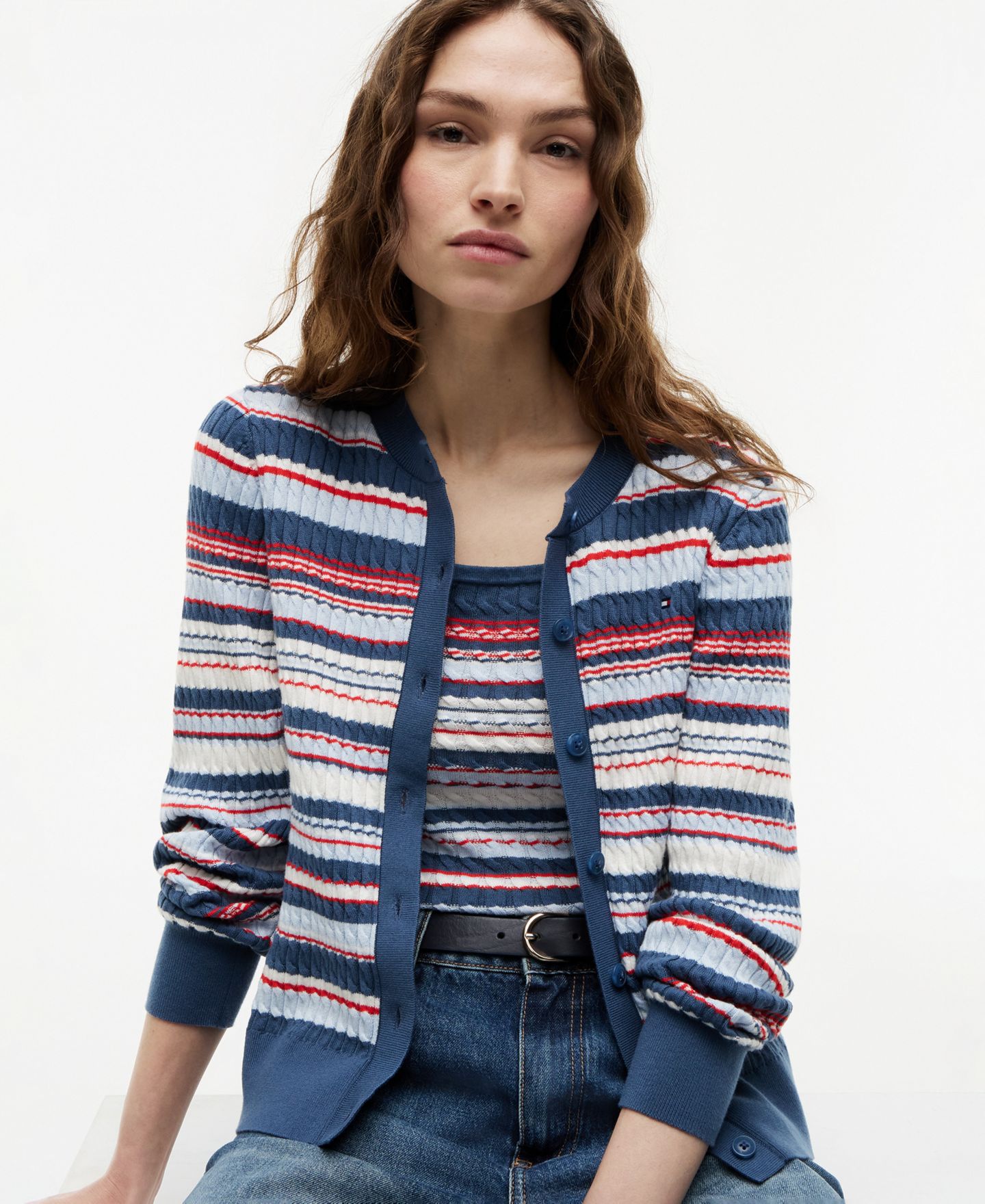 Женский свитер Tommy Hilfiger Crewneck Cable Knit, цвет: Синий / Красный разноцветный полосатый — фото 4