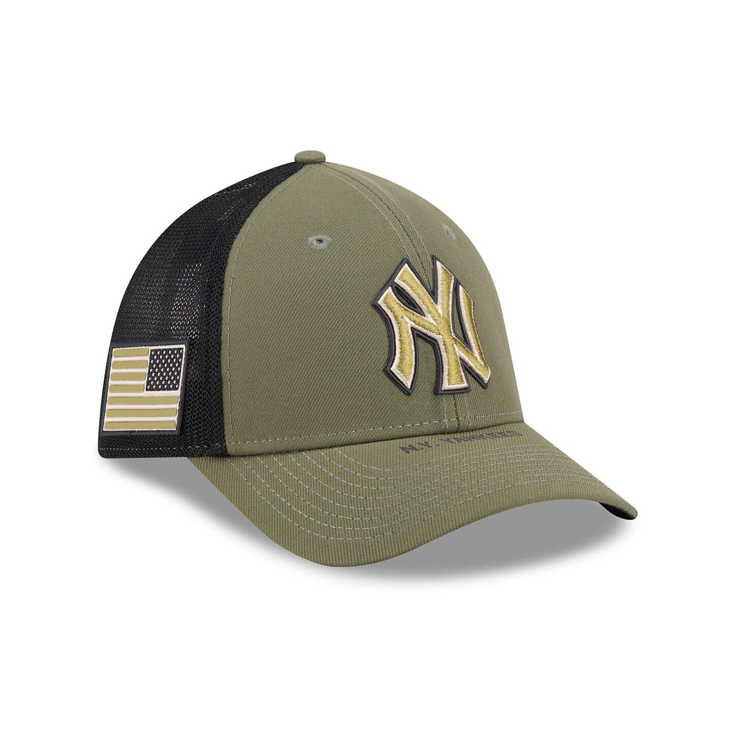 Мужская кепка New Era Olive New York Yankees 2026 Armed Forces Day 39THIRTY M-Crown Flex Hat — фото 1