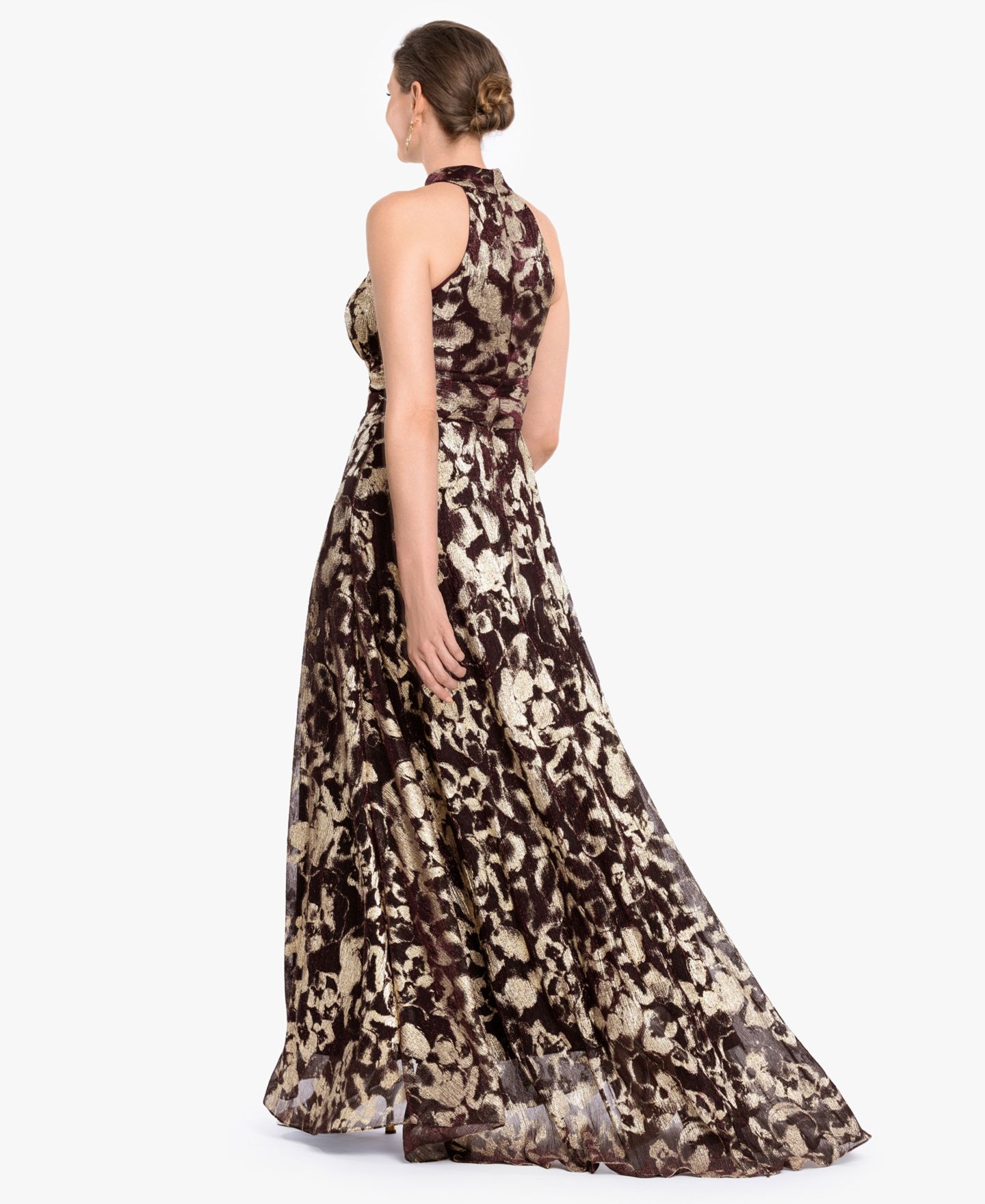 Женские платья Betsy & Adam Foil Halter Neck Gown, цвет: Винный / Золотой — фото 4