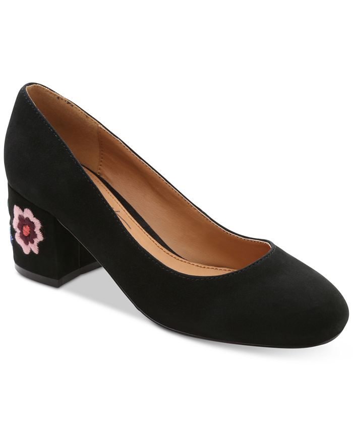 Daphne Block Heel Pump