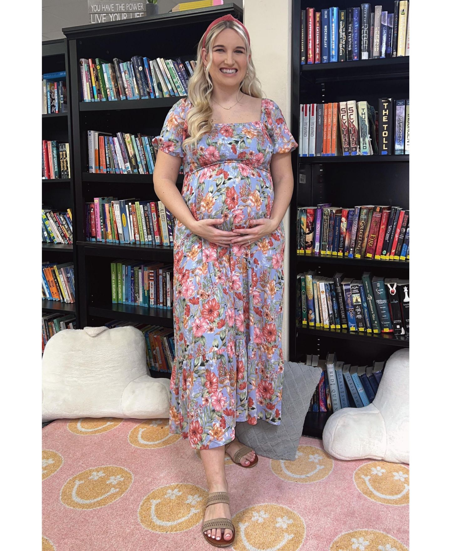 Женское платье Pinkblush Blue Floral Smocked Square Neck Tiered Maxi, цвет: Синий — фото 5