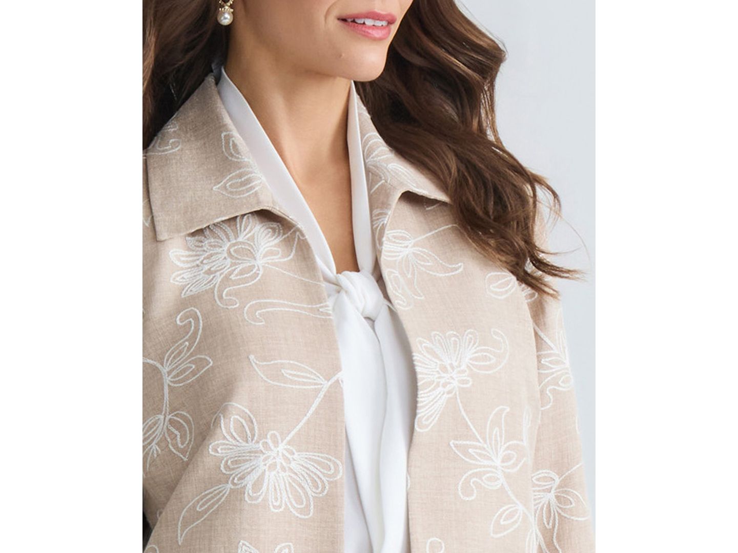 Женская куртка Kasper Boxy Floral Embroidered Jacket, Regular & Petite, цвет: Меланжевый / Белый — фото 3