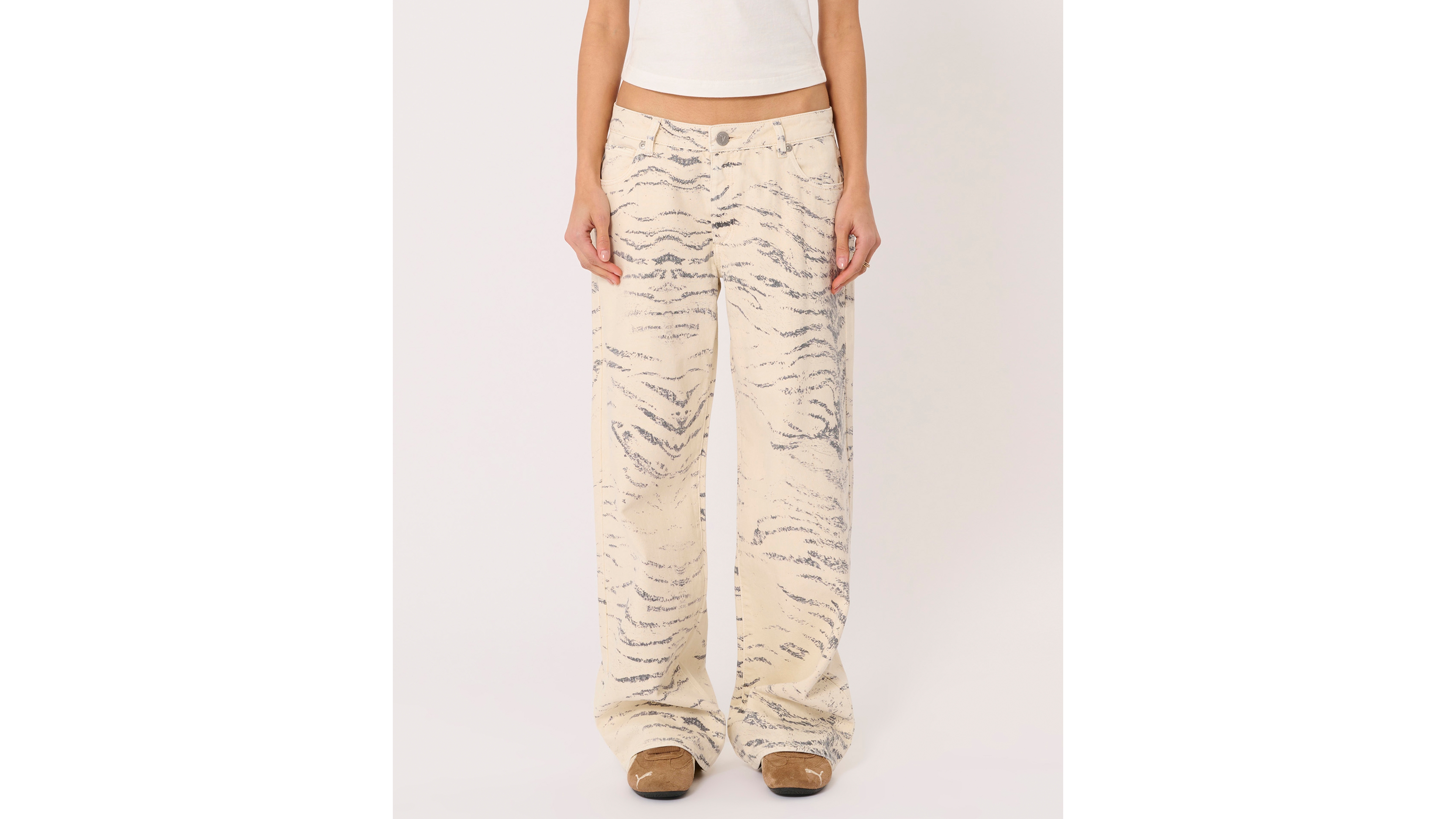 Abrand Women's 99 Valentina Baggy-Fit Wide-Leg Jeans