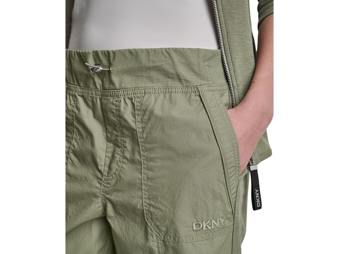 Женские брюки DKNY Sport High-Rise Cotton Poplin Bungee, цвет: Bay Leaf — фото 4