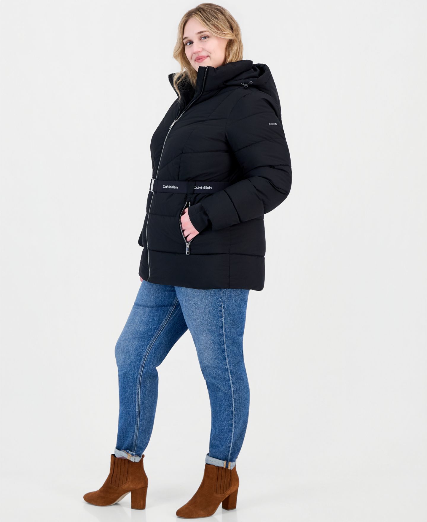 Женская куртка Calvin Klein Plus Size Hooded Belted Thumbhole Puffer, цвет: Чёрный — фото 3