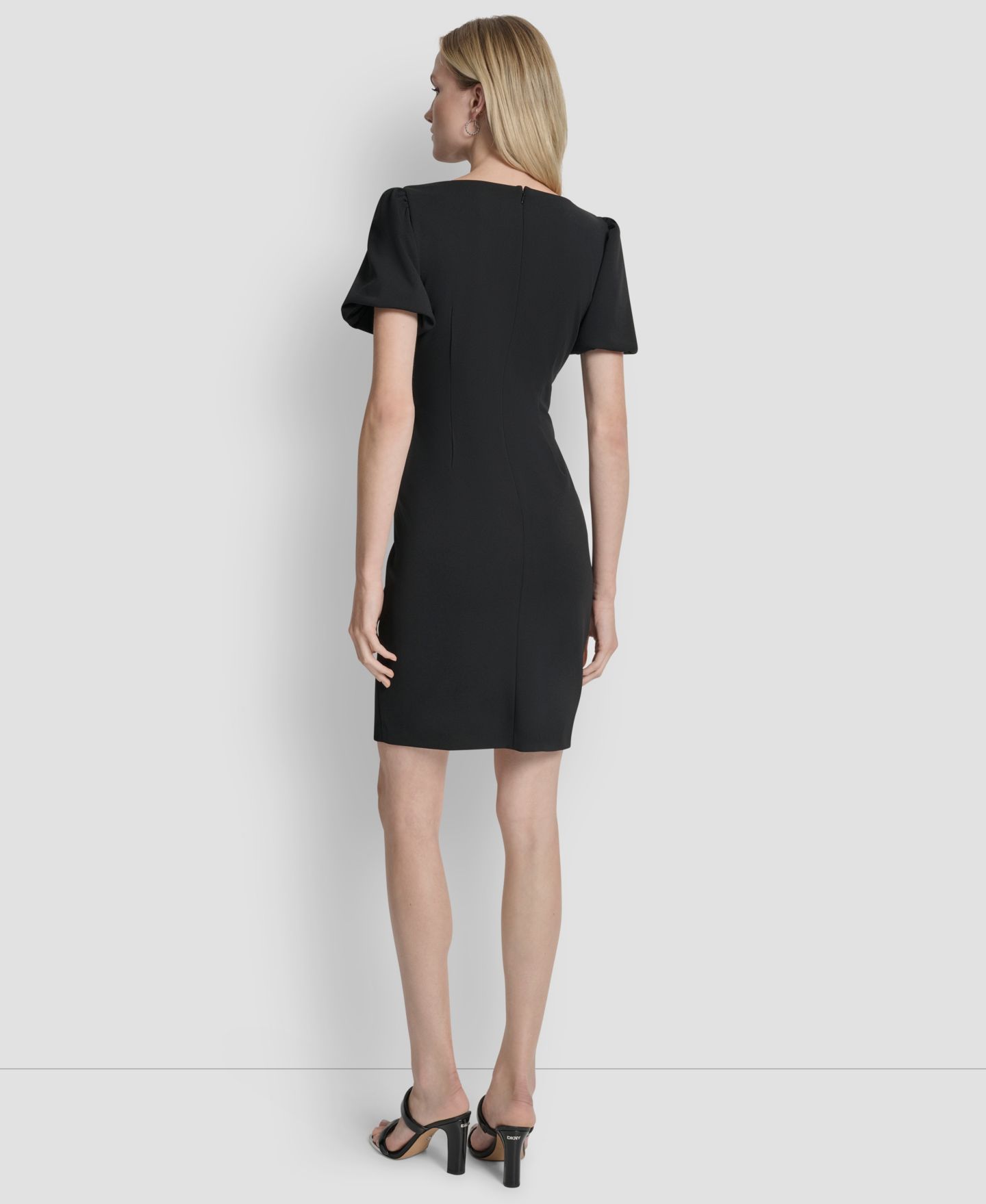Женское платье DKNY Bubble-Sleeve Scuba Crepe Ruched Sheath, цвет: Чёрный — фото 5