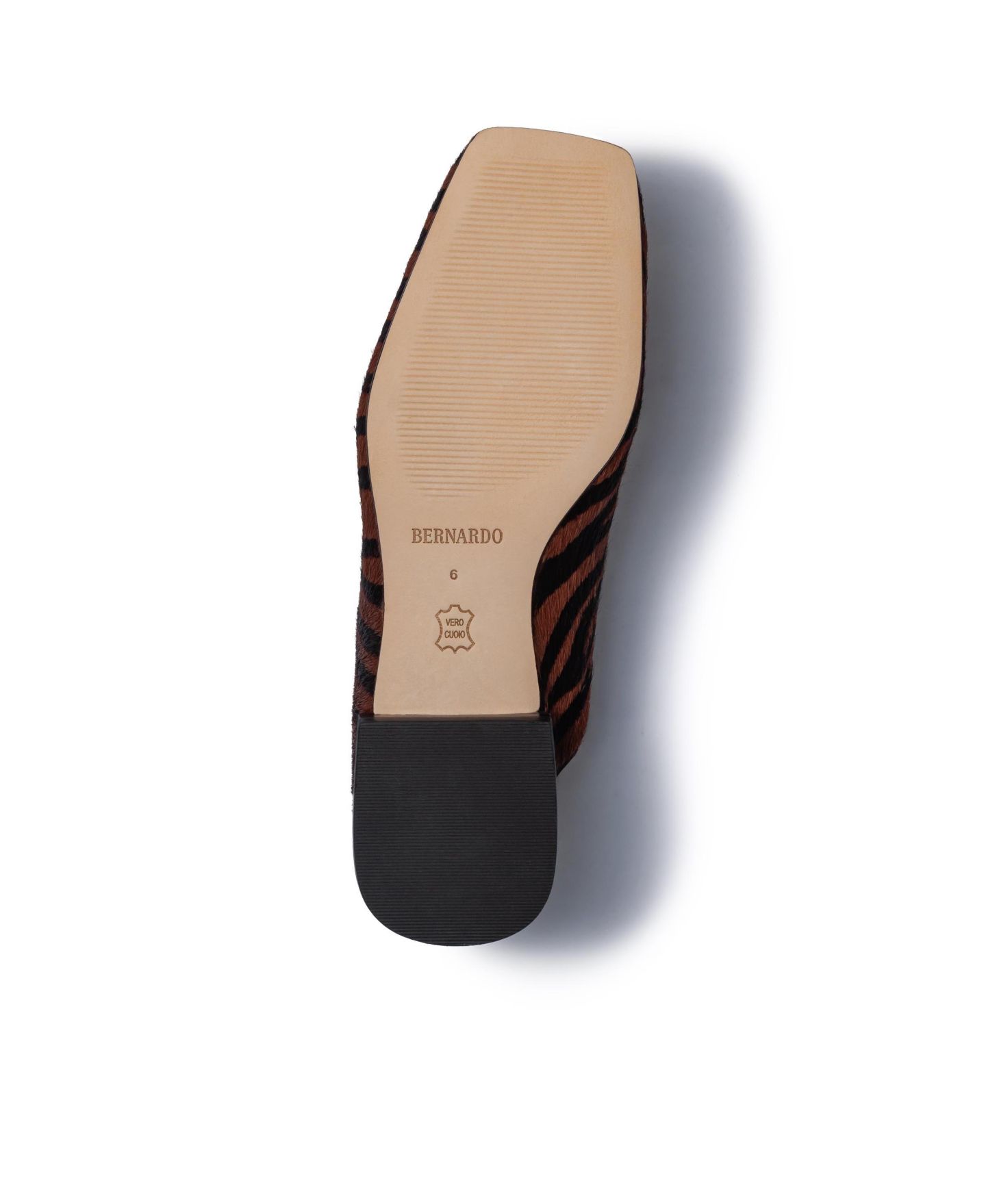 Женские сабо Bernardo Footwear Porto Haircalf Mule, цвет: Зебра — фото 4
