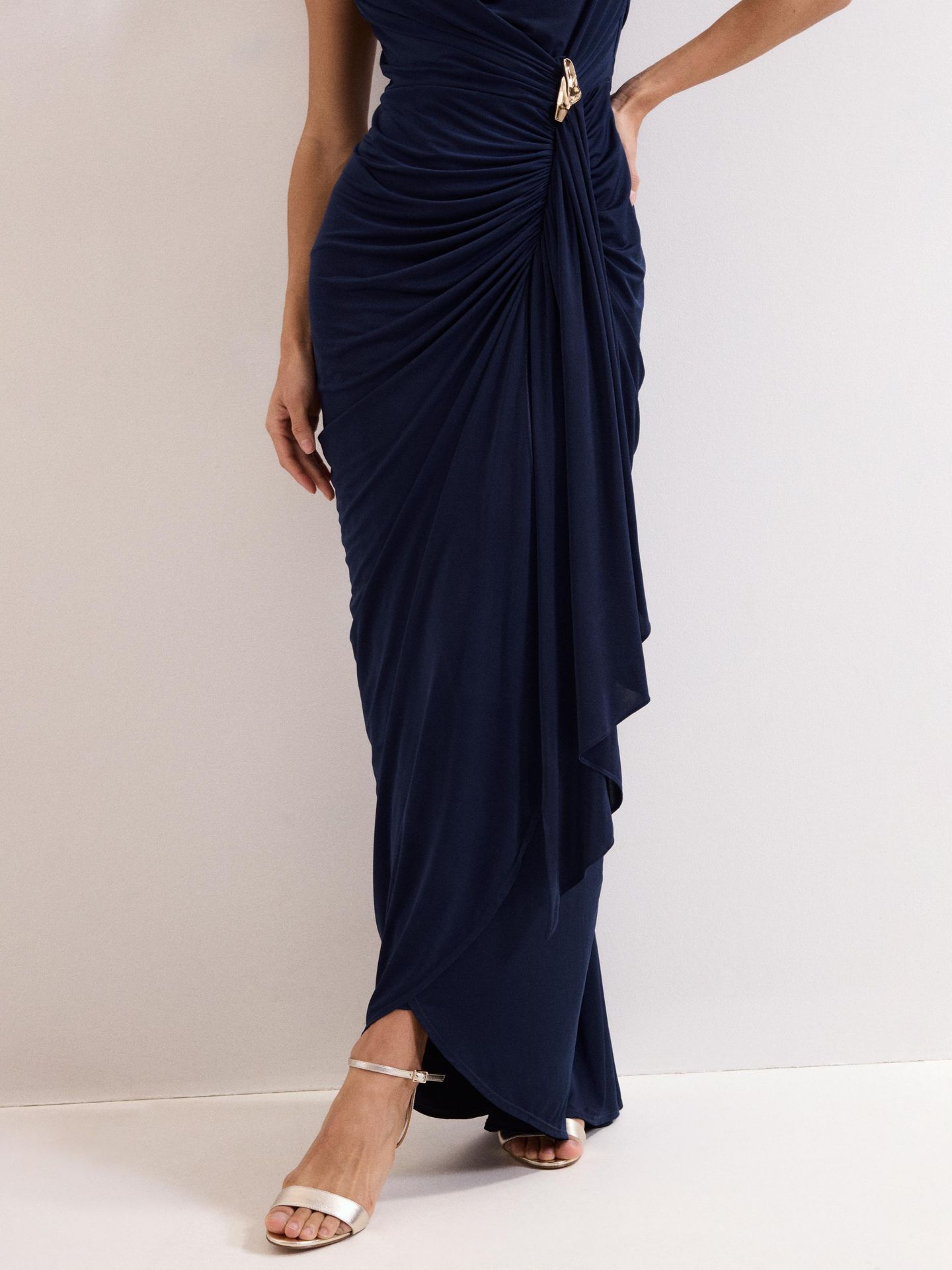 Женское платье Phase Eight Donna Ruched Detail Maxi, цвет: Тёмно-синий — фото 5
