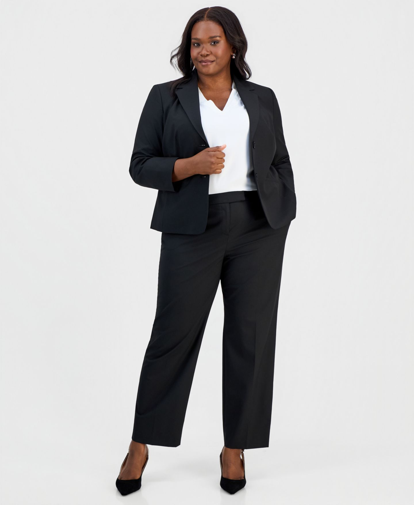 Женские комплекты Kasper Plus Size Washable Bi-Stretch Notched-Collar Two-Button Blazer & Straight-Leg Pants, цвет: Чёрный — фото 1