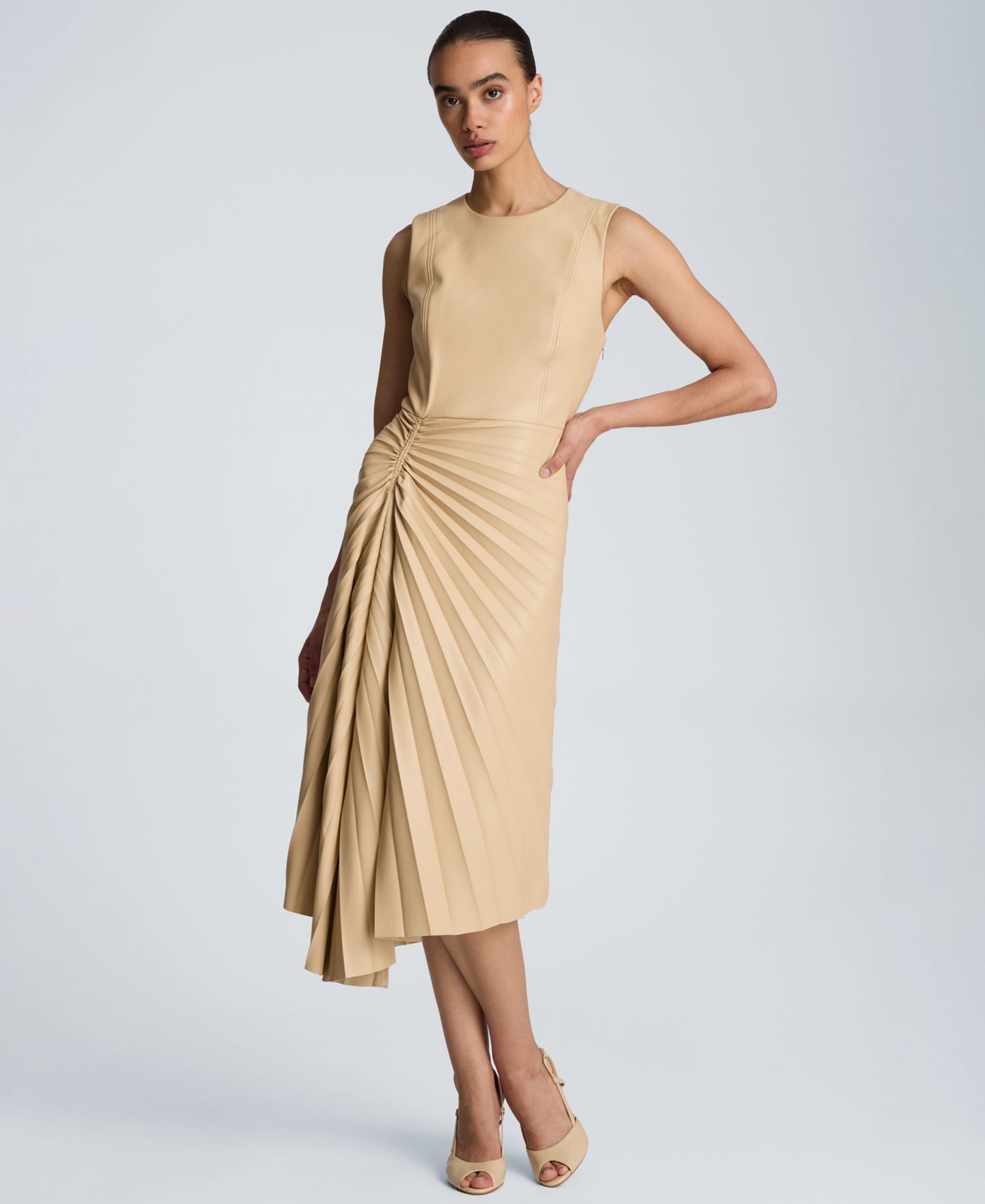 Женское платье Kenneth Cole Sunburst Pleated Midi, цвет: Biscotti — фото 2