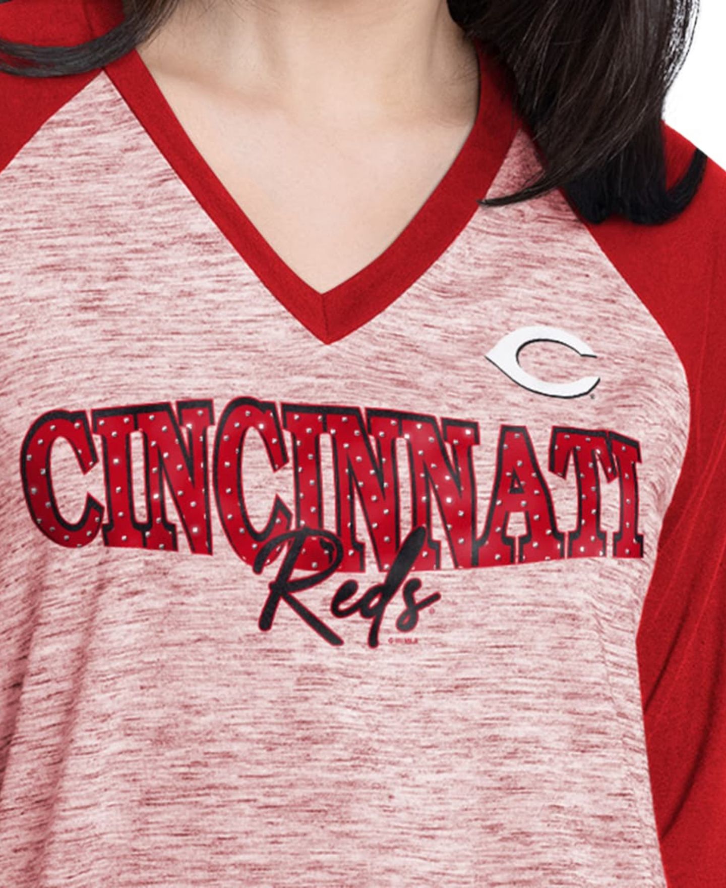 Женская футболка G-III 4Her by Carl Banks Red/Heather Red Cincinnati Reds Speed Training 3/4-Sleeve Rhinestone V-Neck — фото 3