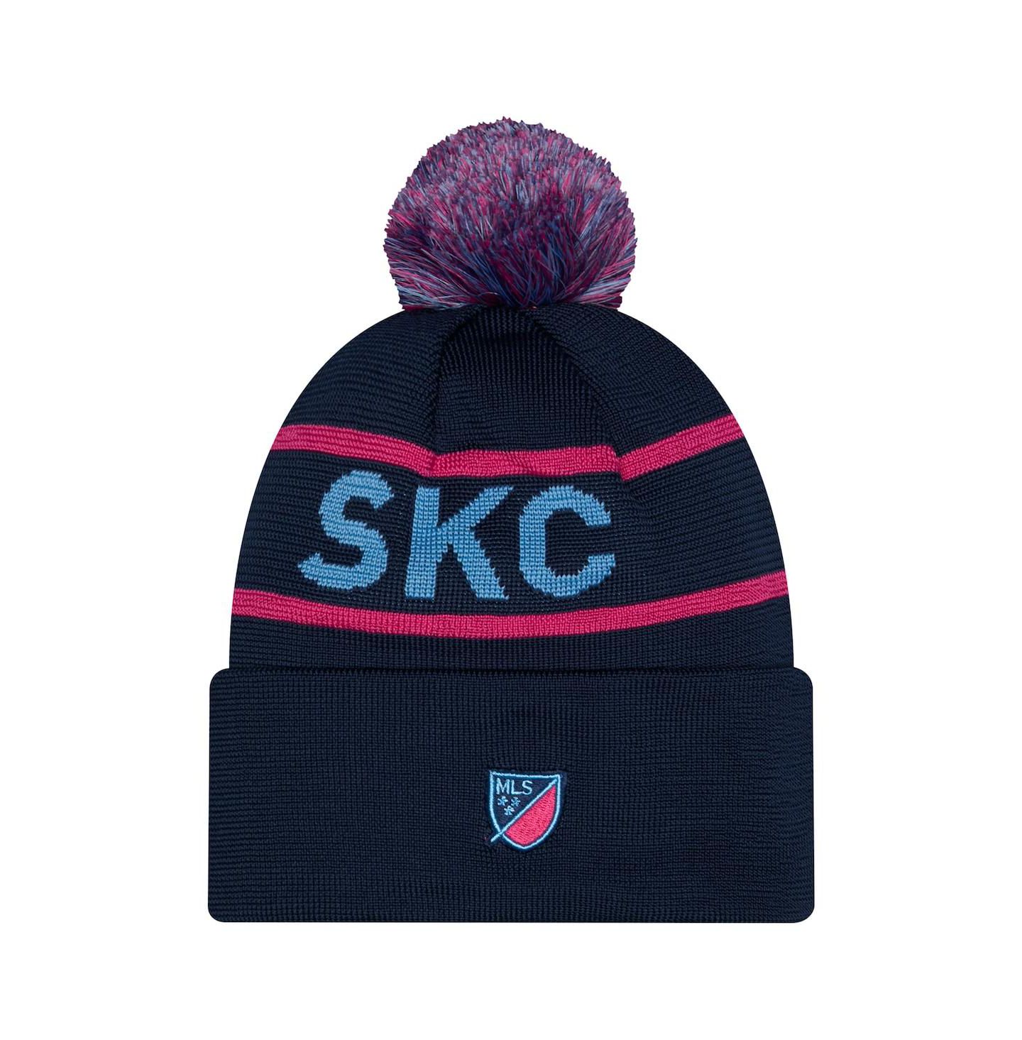 Мужские головные уборы New Era Navy Sporting Kansas City 2026 Jersey Hook Cuffed Pom Knit Hat — фото 3