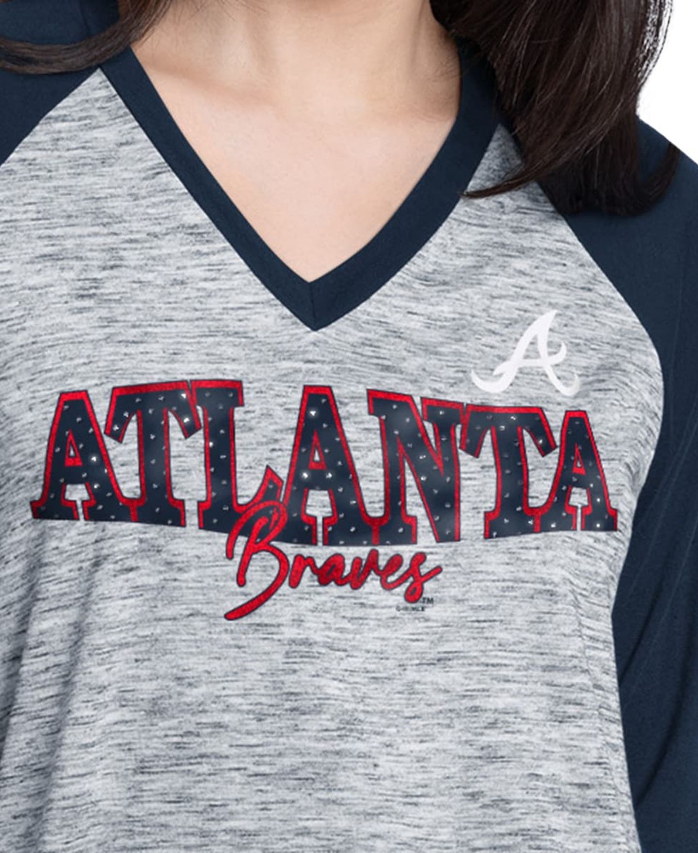 Женская футболка G-III 4Her by Carl Banks Navy/Heather Navy Atlanta Braves Speed Training 3/4-Sleeve Rhinestone V-Neck — фото 3