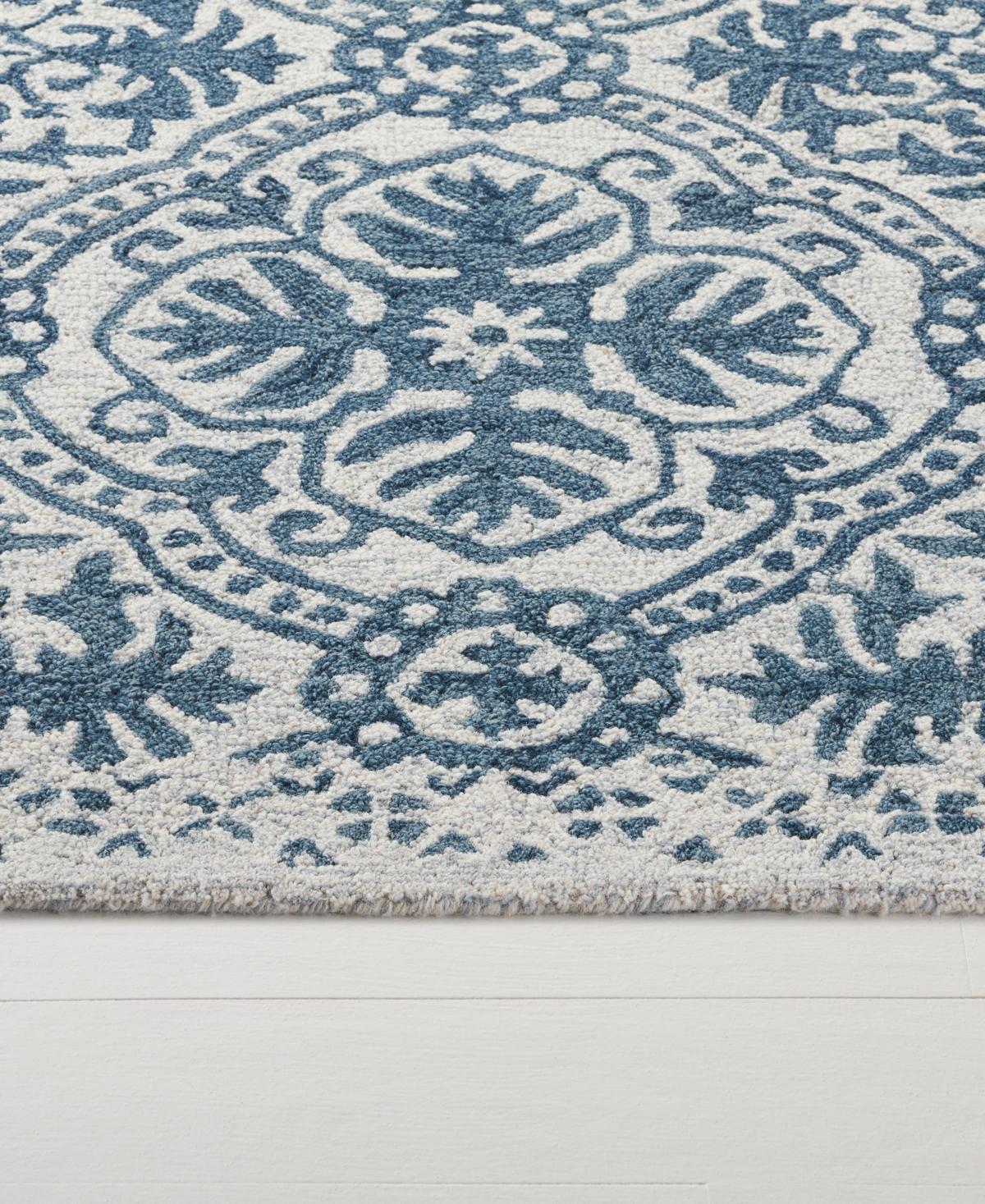 Lauren Ralph Lauren Nina LRL6606N 8'X10' Area Rug